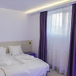 Hotel Christina Plus