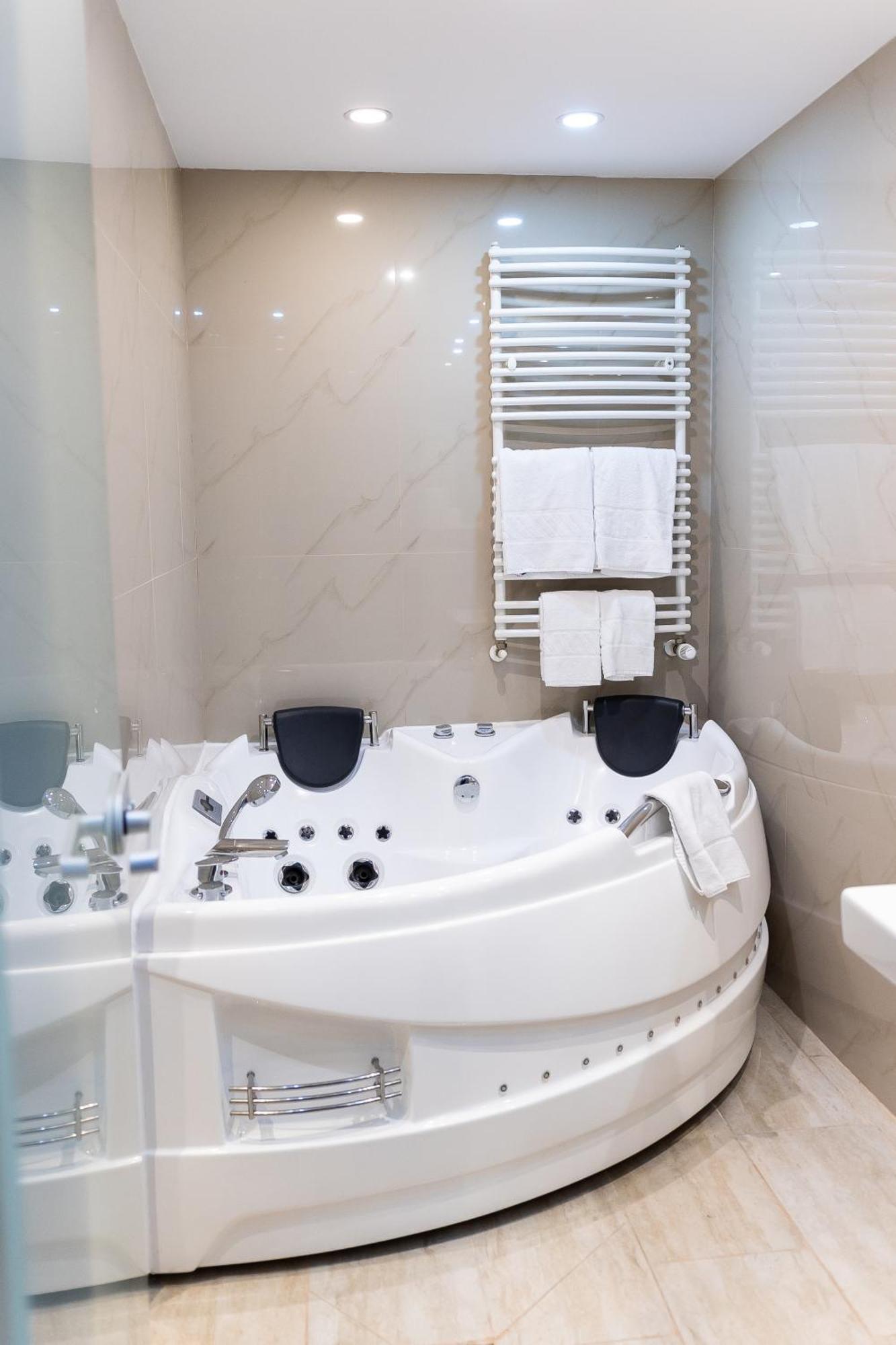 Hotel Christina 4*